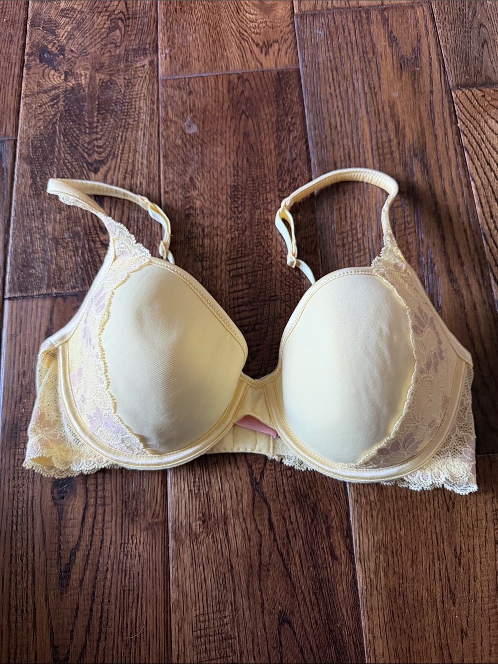 VICTORIA SECRET ANGELS LINED/DEMI BRA SIZE 34D